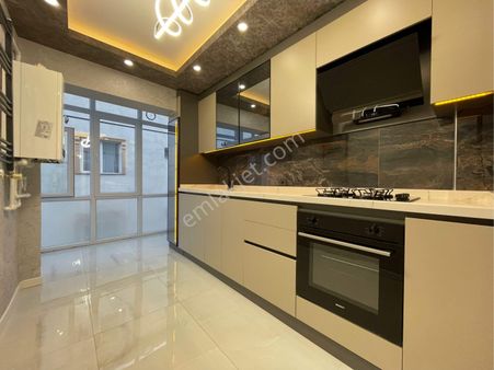 Sincan Mareşal Çakmak Mh.'de 3+1 3.orta Katta Full Yapılı Satılık Daire