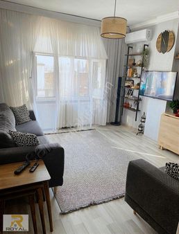 Royal'den M.akif'te Tadilatlı Ara Kat Fırsat Daire Masrafsız