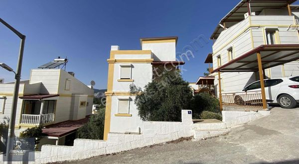 Didim Akbük'te Deniz Manzaralı Geniş Bahçeli Müstakil Villa