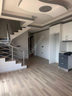 Urla Merkez 4+1 Dubleks İşyeri Ve Konut Kullanıma Uygun Kiralık