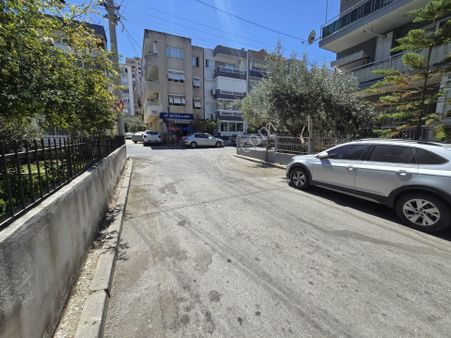 Karabağlar Fahrettin Altay Mahallesinde Satılık Dükkan