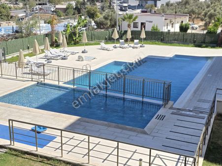 Değirmendere Mah Havuzlu Site İçerisinde Satılık 3+1 Daire