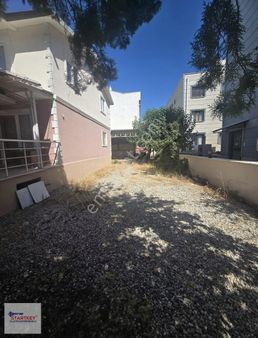 Manisa Saruhanlı'da 350 M2 Arsa İçinde Müstakil Ev