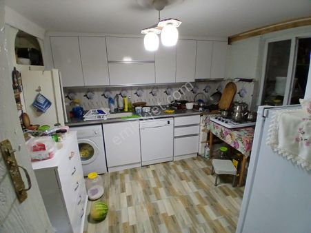 Akçay Emlak'tan Akşehir Anıt Meydanı Civarında İçi-dışı Komple Bakımlı Satılık Müstakil Ev