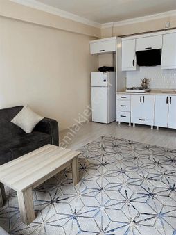 Şehitler Mah Üniversite Yolu Üzeri Aile Binasında Kiralık 1+1