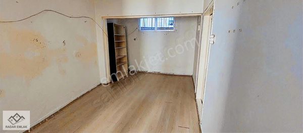 Mithatpaşa Ana Cadde Yakını Küçükyalıda 2+1 Klasik Kiralık Daire