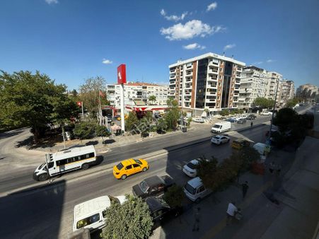 İnönü Cad Üzerinde Otoparklı Asansörlü 4+1 220 M² Satılık Daire