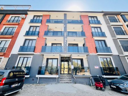 Parstan Akçayda Alışveriş Merkezine Yakın Yeni Binada Şık 2+1