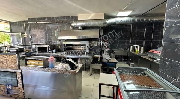 Pendik Yayalarda Depolu Kiralık Dükkan