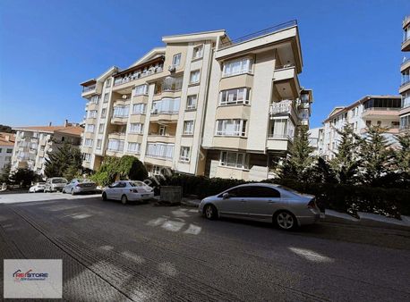 Dikmen Akpınar'da Satılık 140 M2 4+1 Daire