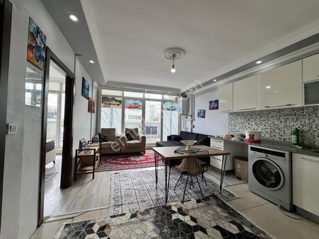 Esenyurt Meydanda Geniş Teraslı Eşyalı Kiralık Adire