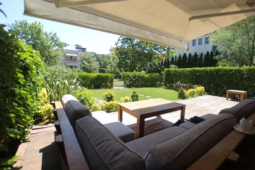 Site İçerisinde Müstakil Bahçeli, Havuzlu 2+1 Geniş Daire