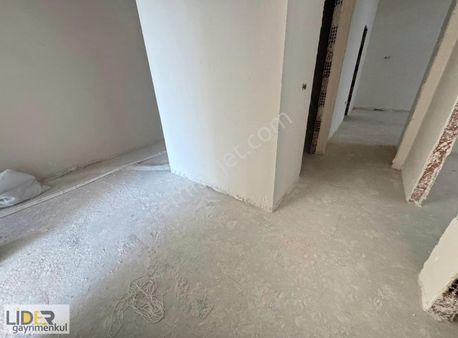 Lider'den Sahilde Deniz Manzaralı Balkonlu Ebeveynli Sıfır 3+1