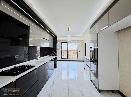 Keçiörende Site İçerisinde Ultra Lüx Yapılı Satılık 4+1 Daire