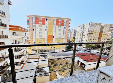 Cumhuriyet Mahallesi Metrobüse 5 Dk Eşyalı Acil Satılık Daire