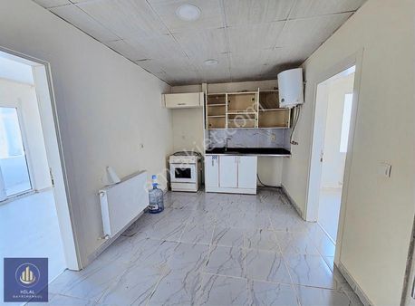 Üniversite Diş Fakültesi Karşısı 1+1 Daire