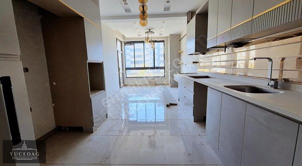 Yerden Isıtma Muhteşem Konsept 2.5+1 Geniş Ferah Satılık Daire..