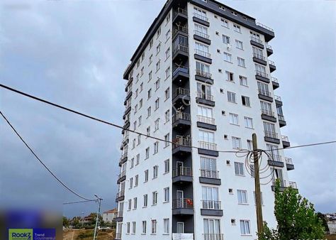 Çekmeköy Soğukpınar Mahallesinde 2+1 Arakat Satılık Daire