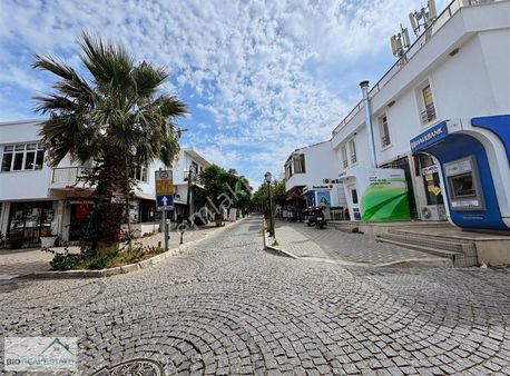 Güzelbahçe Atatürk Mahallesi Merkezi Konumda Kiralık 1+1 Ofis