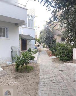 Ayvalık'ta Satılık 3 Katlı Daire