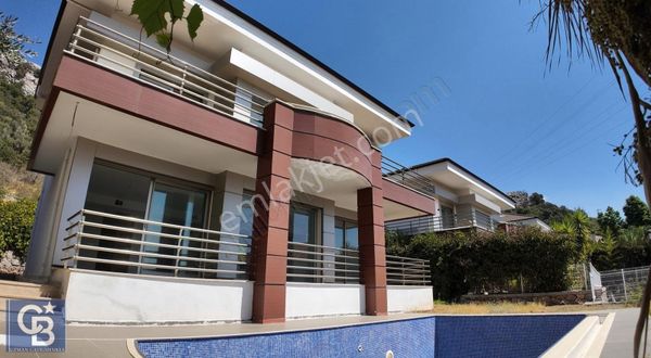 Bağla İçinde Tam Müstakil 4+1 Havuzlu Lüks Villa