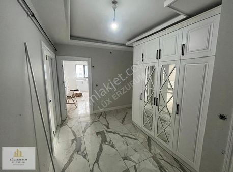 Lüx Erzurumdan Kombina Anacadde Üzerinde Kiralık Sıfır 3+1 Daire