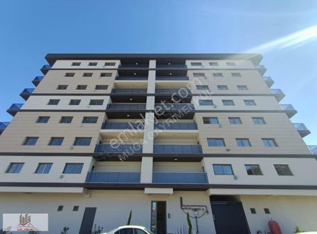 Muga'dan Katip Çelebi Üni. Tramvay Durağı Yakını Sıfır 1+1 Daire