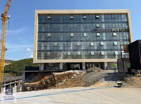 Fgm Ramada'da Yüksek Değerli Plaza Ofis - Havalimanına Komşu