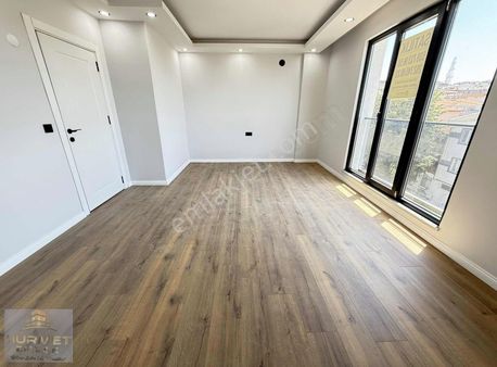 İstasyon Cad. Yakını 2+1 95m² Asansörlü Deniz Manzaralı Daire