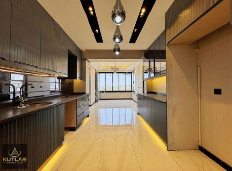 Kutlar'dan Abdulhamidhanda Eşsiz Proje Ultra Lüx*2,5+1*daireler!