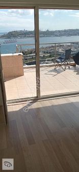 Cihangirde Terasli Sahane Tarihi Yarim Ada Ve Deniz Manzaralı.