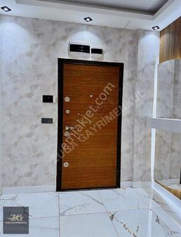 Dikmen Caddesi Üzerinde Muhteşem Lokasyonda 3+1 Satılık Daire