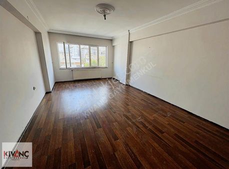 Kıvanç Gayrımenkul'den Kiralık Dubleks Daire