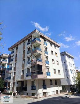 Çekmeköy Cumhuriyet Mahallesinde 2+1 Satılık Daire