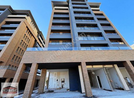 Bess'den Acıbadem Yanı Capella Plaza'da Satılık 1+1 Ofis