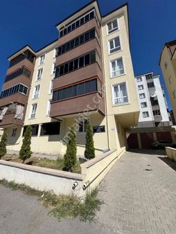 Altın Emlaktan 5000 Evler Cumhuriyette Kiralık Ankastreli 3+1 4.kat Daire