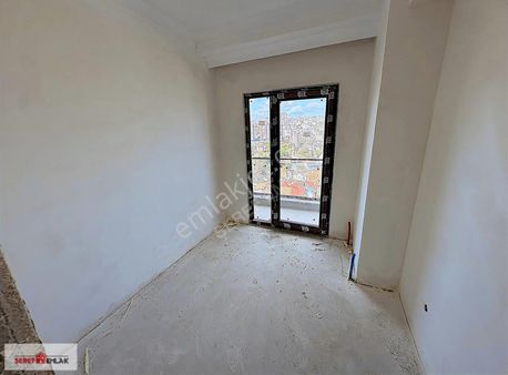 Şeref Emlak Eyüp Esentepe Sıfır Asansör Otopark Balkon 2+1 Daire