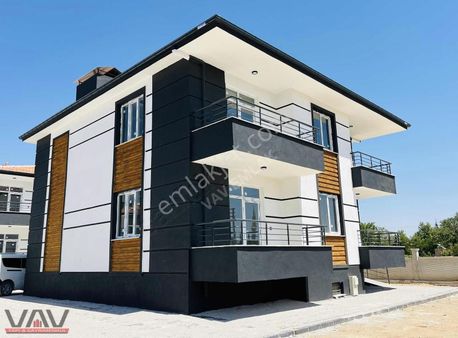 Meram Bahçeşehir Mahallesi'nde Müstakil 2 Ayrı Daireli Bina!