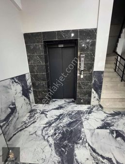 Elit Emlaktan Tur Yolu Üstünde Fırsat Satılık Daire