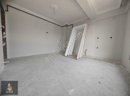 Elit Emlak'tan 1+1 Ring Yolunda Satılık Daire