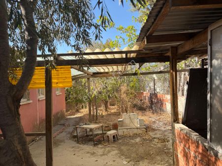 Turyap Buca'dan Şirinkapı'da Eski Yapı Bulunan Yerimiz Satılık