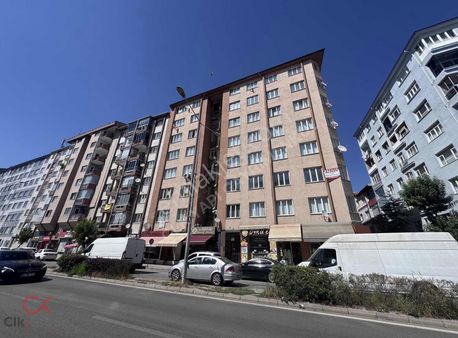 Clk'dan Gökmeydan'da Tramvay Durağı Karşısı Kiralık Ferah Daire