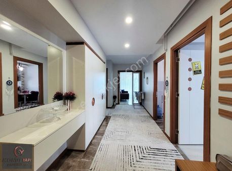 Albayrakta, Site İçi, Park Cepheli 175 M2 3+1 Manzaralı Daire