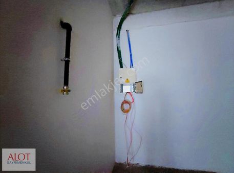 Kirazlıtepe Toki De Kiralık Ofis Katı Dükkan