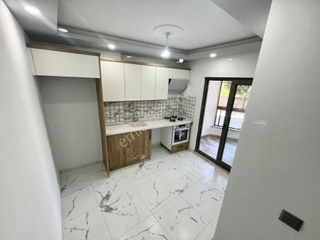 Yükselden Zeytinlide Ayrı Mutfak Ebeveyn Banyolu Ultra Geniş 3+1