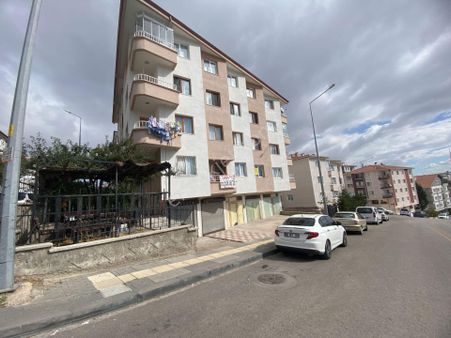 Elvanda Köşe Başı Satılık 2+1 Önü Açık Manzaralı Daire