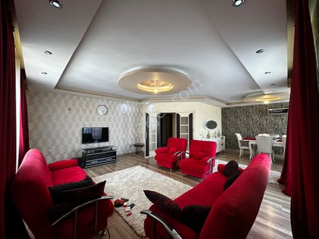 Vega'dan Site İçinde Havuzlu Lüks Eşyalı Kiralık 3+1 Daire