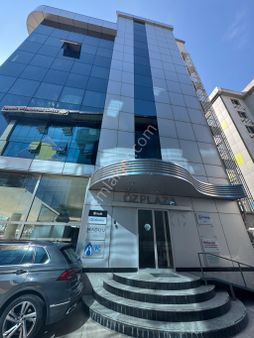 Kozyatağı Metro Yakınında Prestıjlı Plaza Katı 260 M² Katta Tek