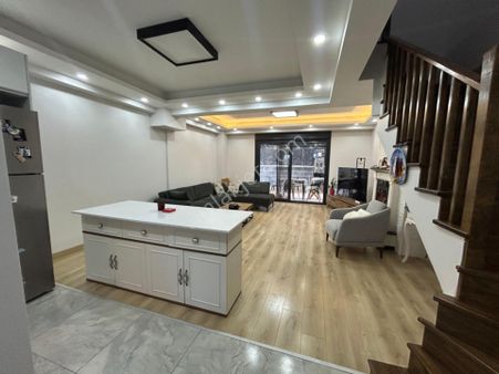 Sancaktepe Anas Village Sitesinde 3+1 Satılık Şömineli Villa