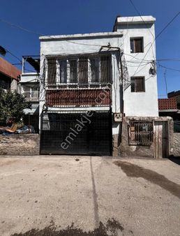 Hastane Arkasında Müstakil 2 Katlı Bahçeli Ev